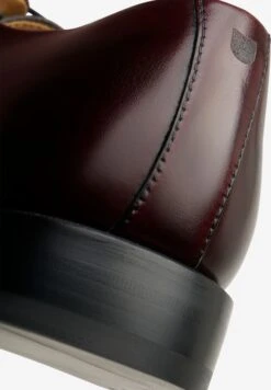 Nette Schoenen Veterschoen Marshall CO Heren Bordeaux 11 Nette Schoenen Veterschoen Marshall CO Heren Bordeaux -Herenschoenen Winkel f4f27a29e85c429d6148f799fe6f37d4